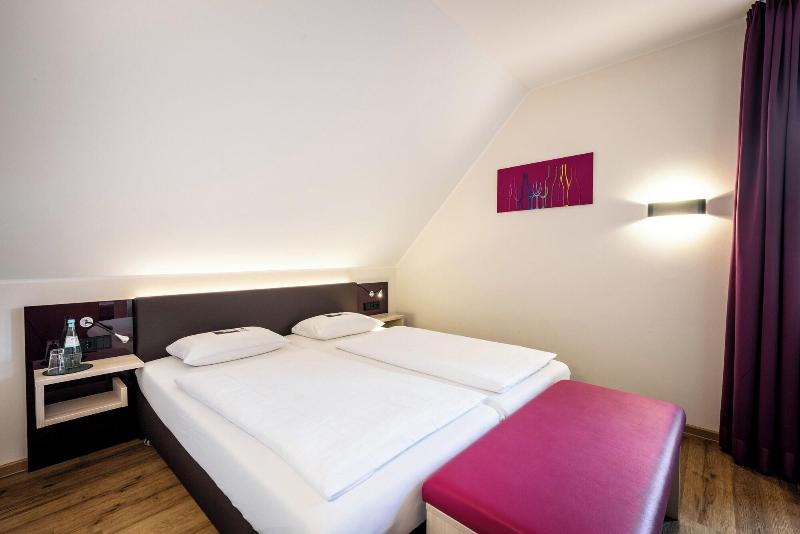Weinhotel Klostermühle image