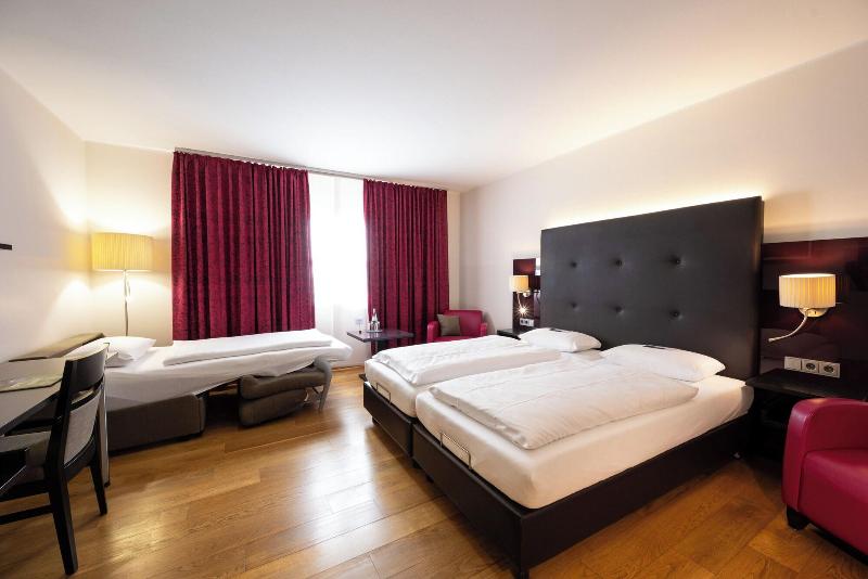 Weinhotel Klostermühle image