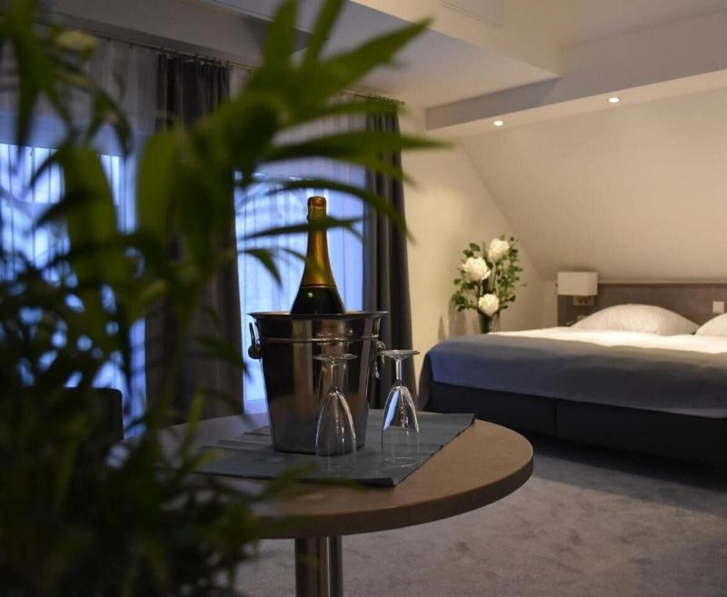 Fast Lane Hotel image