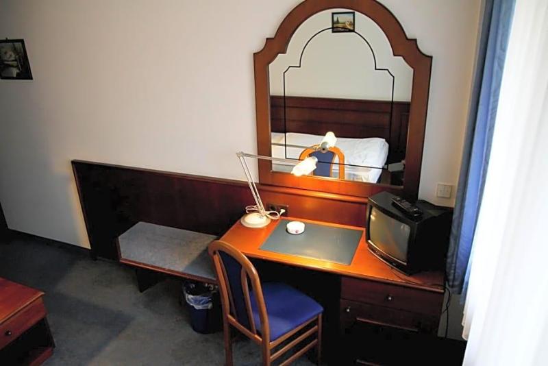 Hotel Garni Italia image
