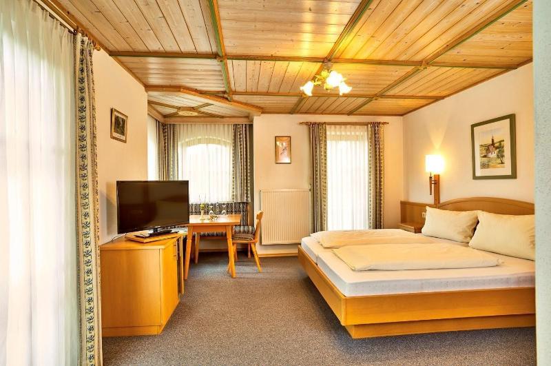 Landhotel Und Gasthof Schmalhofer image