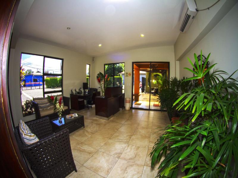 Hotel Iguana Verde image