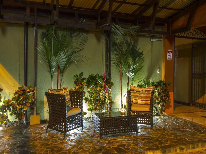 Hotel Iguana Verde image