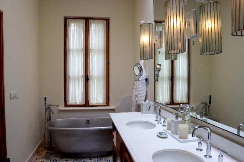 Hotel Casa Blanca 7 image
