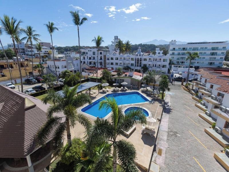 Costa Alegre Hotel & Suites
