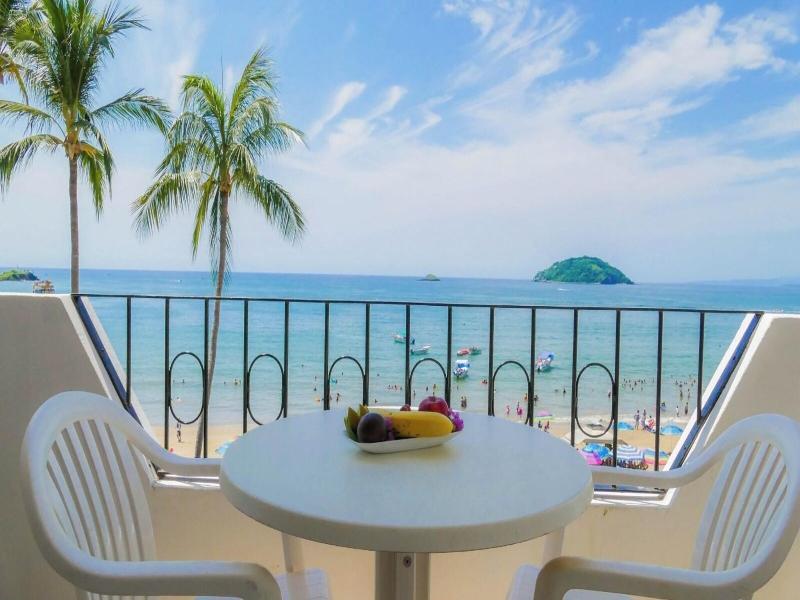 Costa Alegre Hotel & Suites