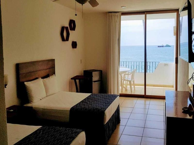 Costa Alegre Hotel & Suites
