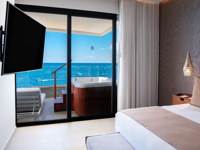 The Fives Oceanfront image