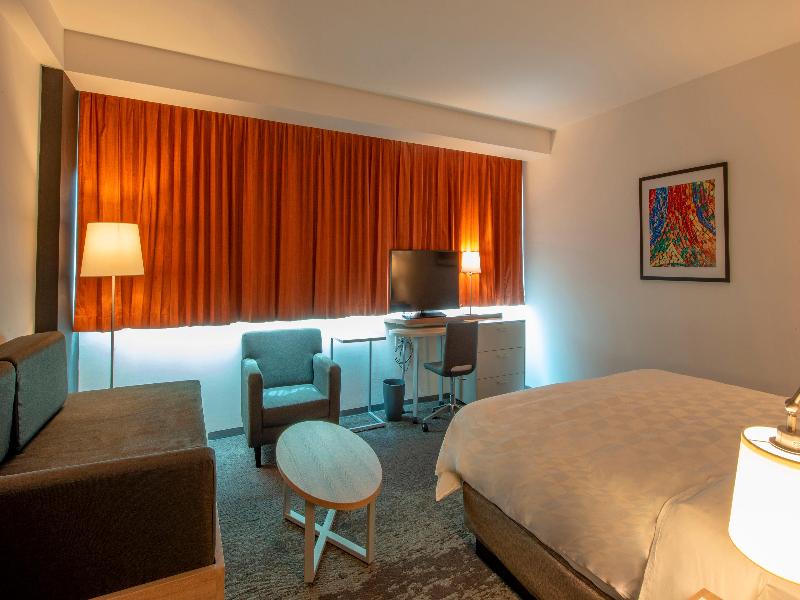 Holiday Inn & Suites Merida La Isla image