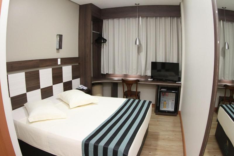 Hotel Maestro Express image