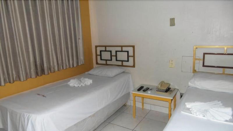 Hotel Itaipu — exterior view