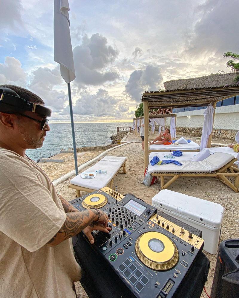 Hotel Isla Real image
