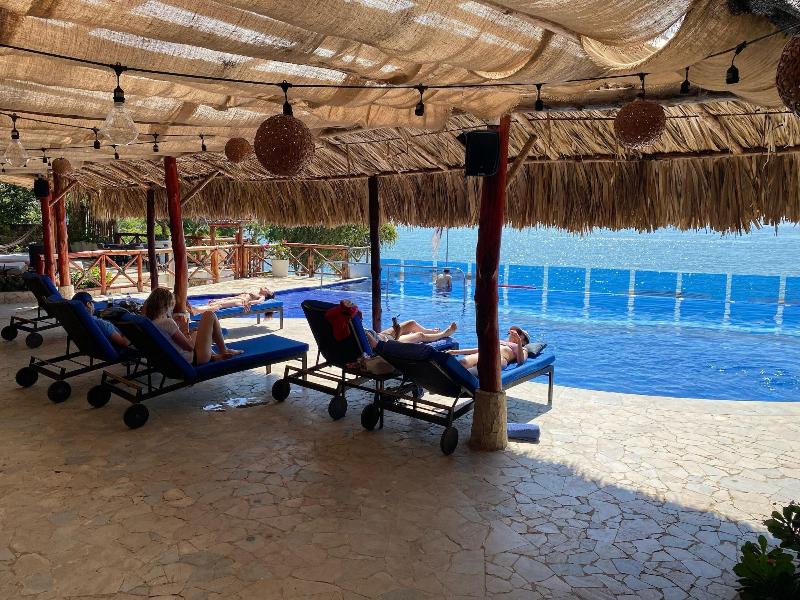 Hotel Isla Real image