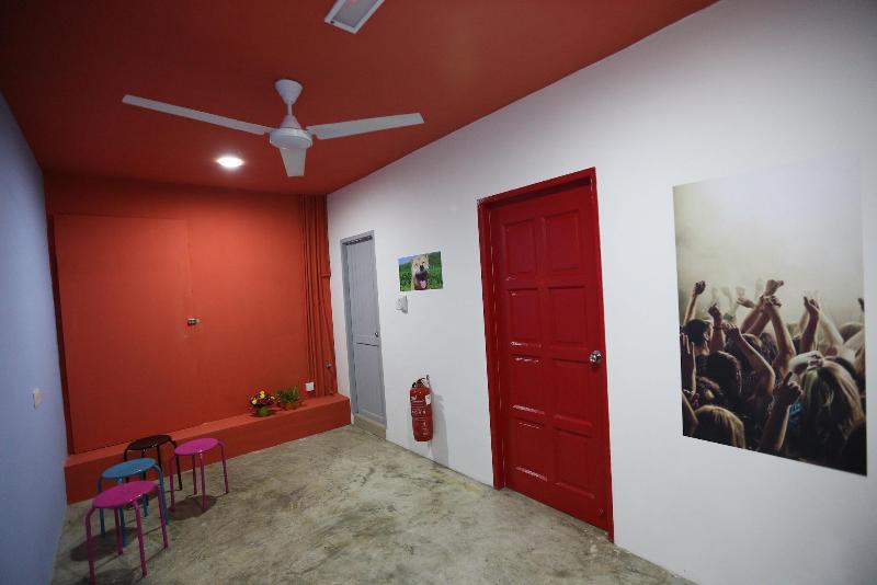 Noisy Room - Bukit Mata image