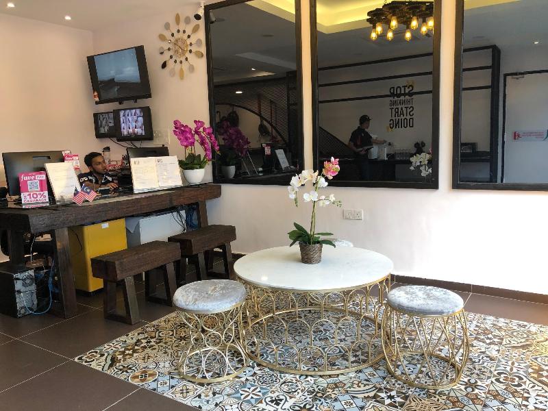 M Design Hotel Taman Pertama image