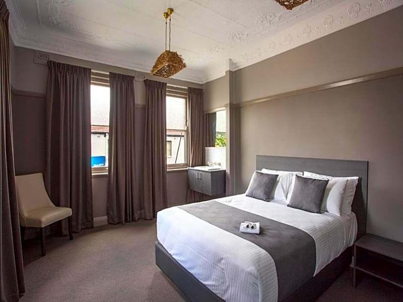Nags Head Hotel image
