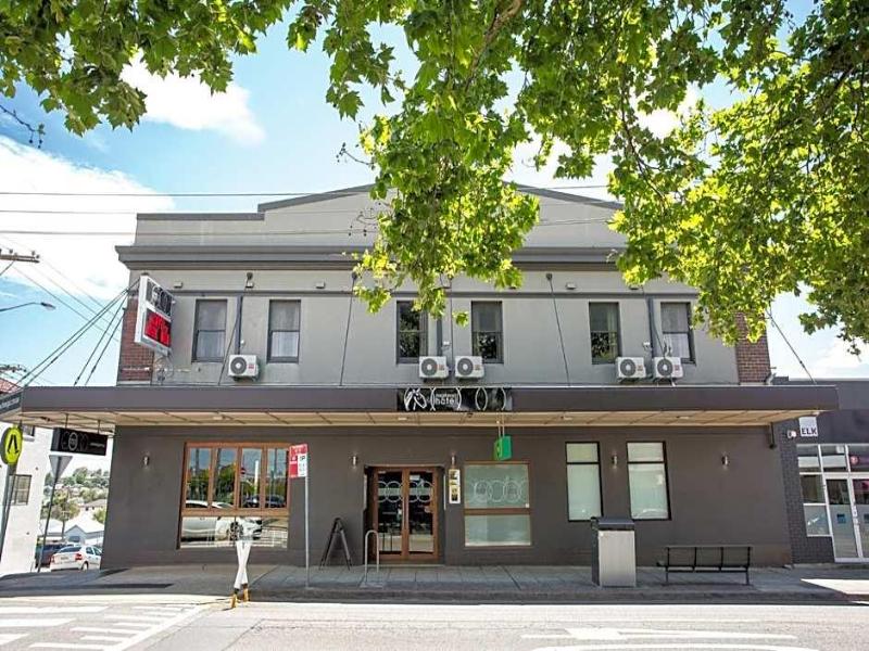 Nags Head Hotel image