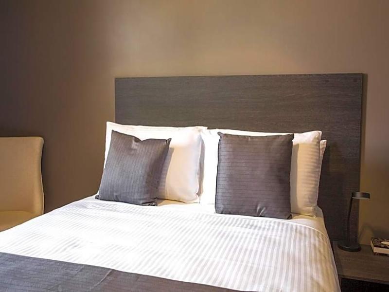 Nags Head Hotel image