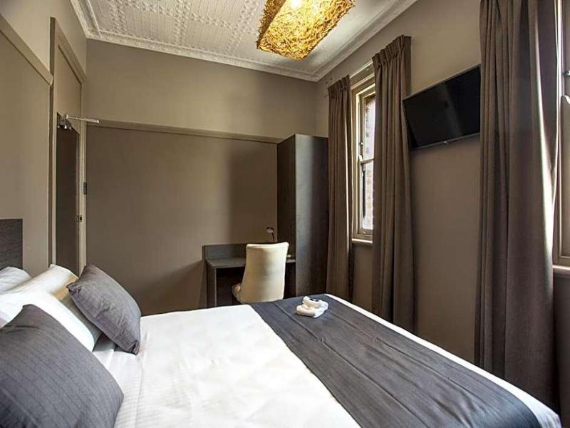 Nags Head Hotel image