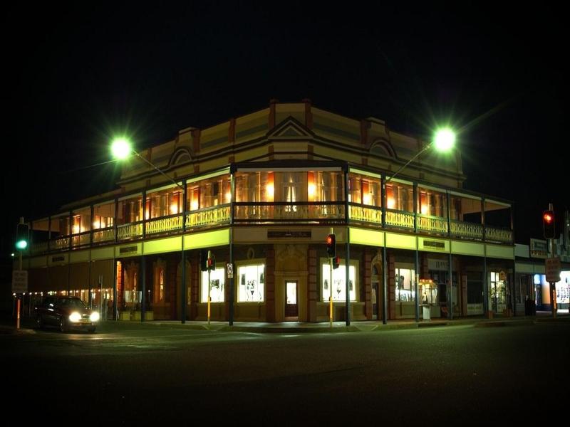 The Astra Hotel, Broken Hill