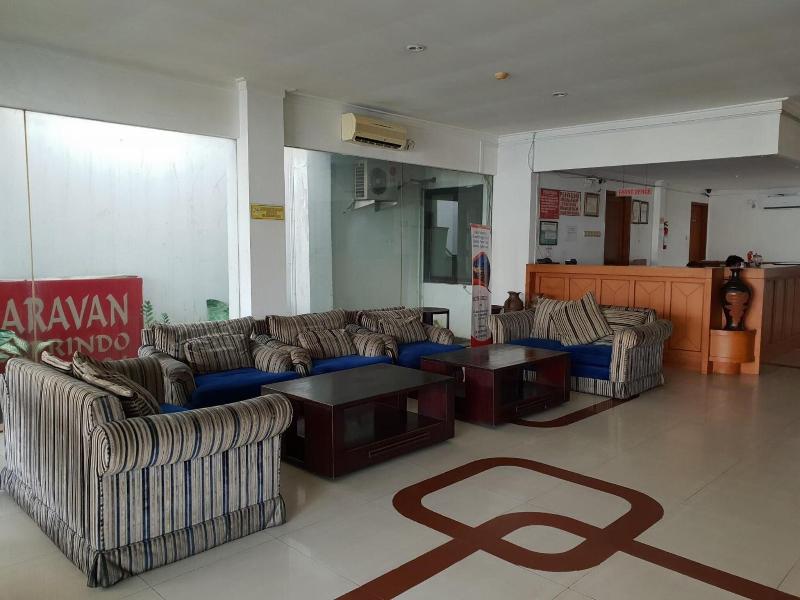 Hotel Caravan image