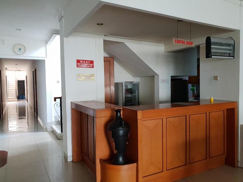 Hotel Caravan image