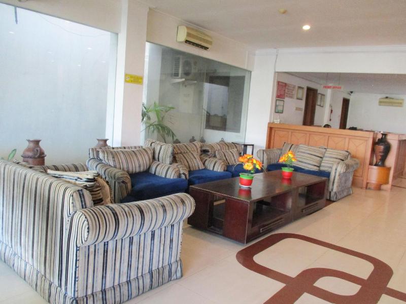 Hotel Caravan image