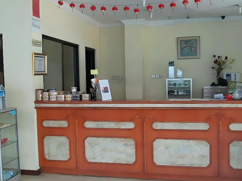 Hotel Lautze Indah image