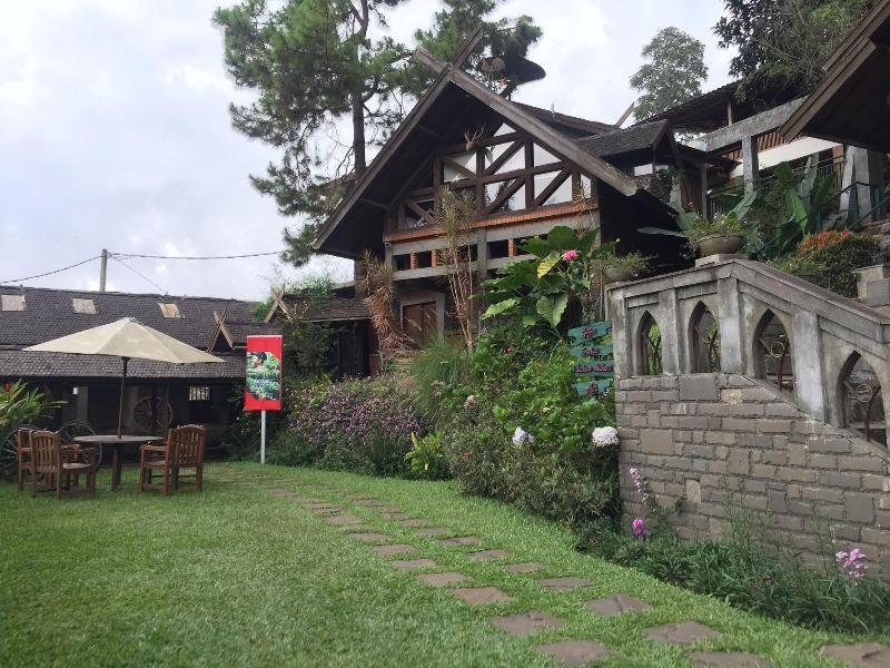 Rumah Stroberi Organic Farm And Lodge