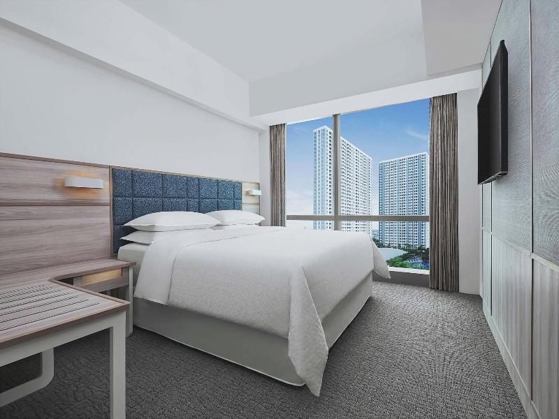 Four Points by Sheraton Surabaya, Pakuwon Indah image