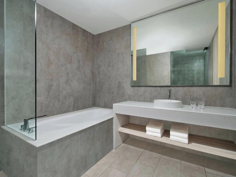Four Points by Sheraton Surabaya, Pakuwon Indah image