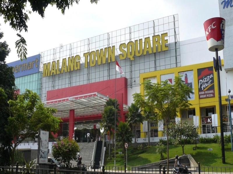 Kertanegara Premium Guest House image