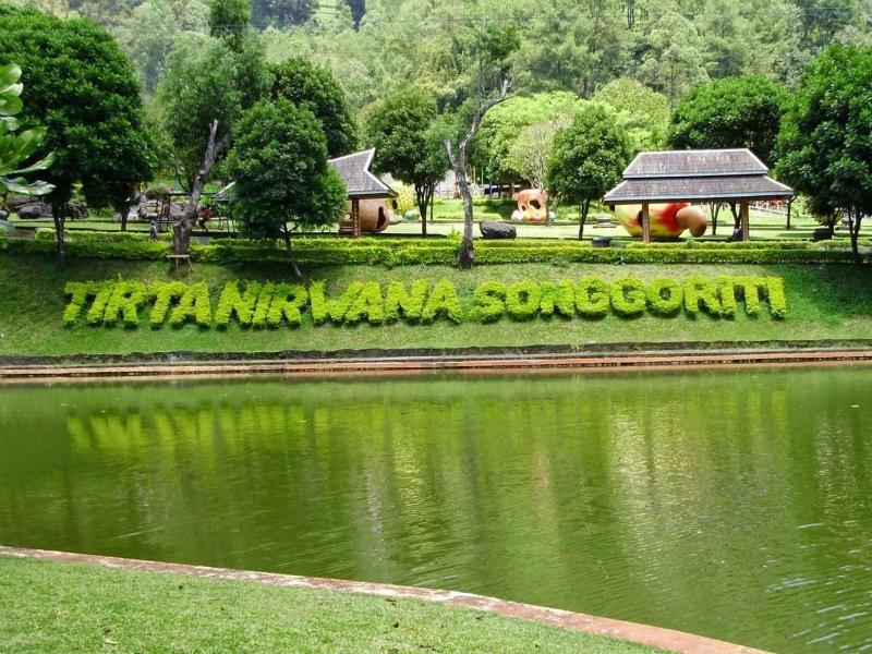 Kertanegara Premium Guest House image