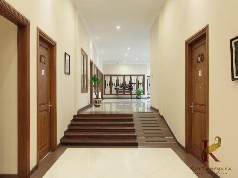 Kertanegara Premium Guest House image