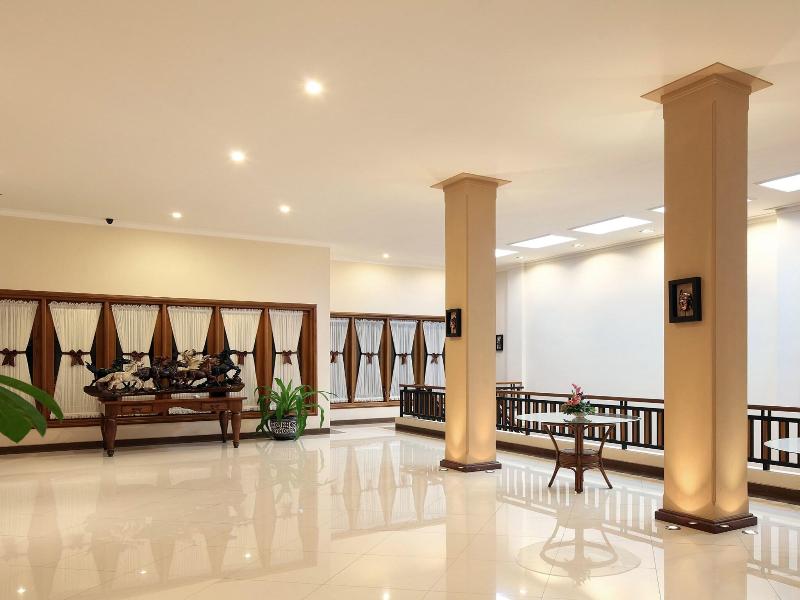 Kertanegara Premium Guest House image