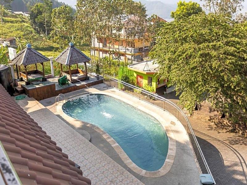 Villa Panderman Indah image