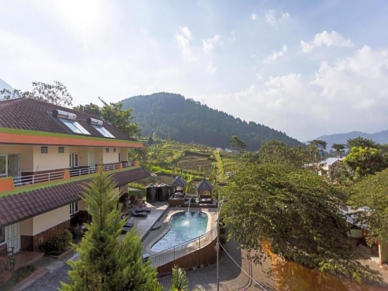 Villa Panderman Indah image