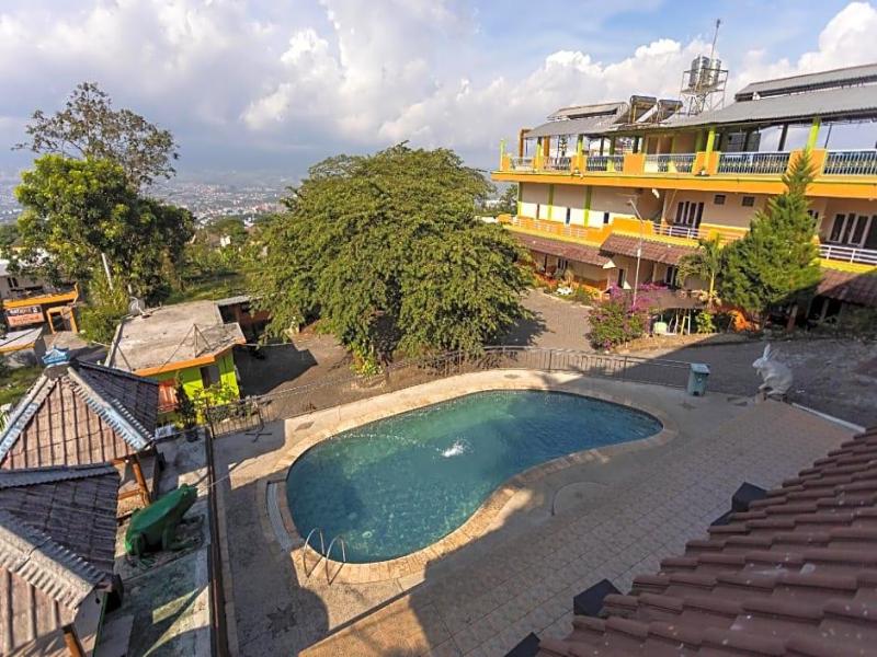 Villa Panderman Indah image