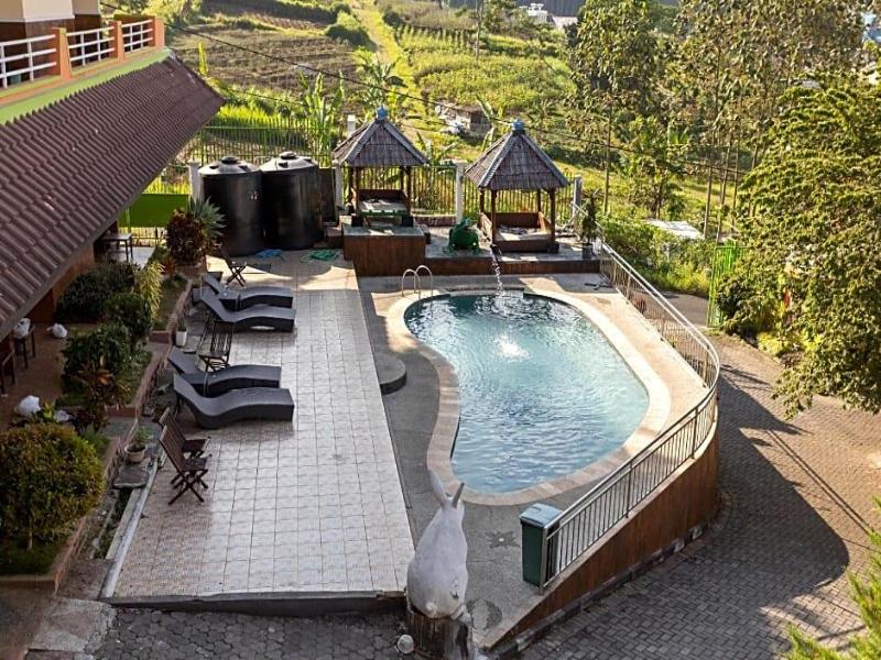 Villa Panderman Indah image