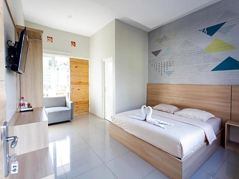 Villa Panderman Indah image