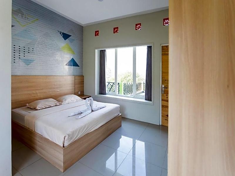 Villa Panderman Indah image