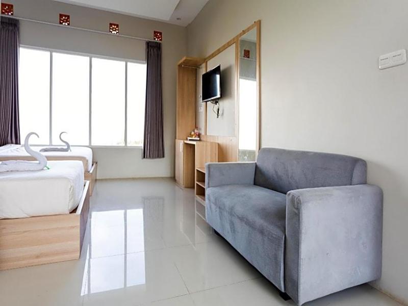 Villa Panderman Indah image