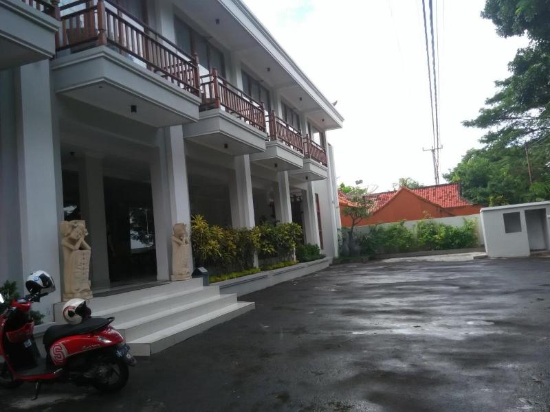 Hotel Wahyu Dana image