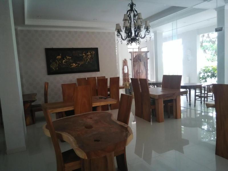 Hotel Wahyu Dana image