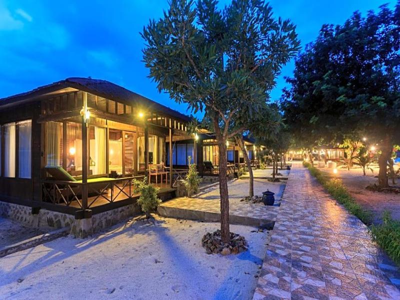 Sylvia Beach Villa image