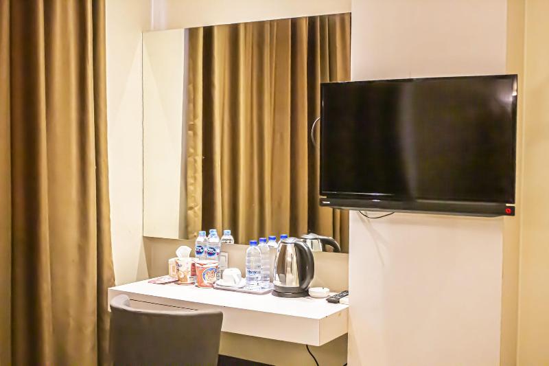 Os Hotel Airport Batam image