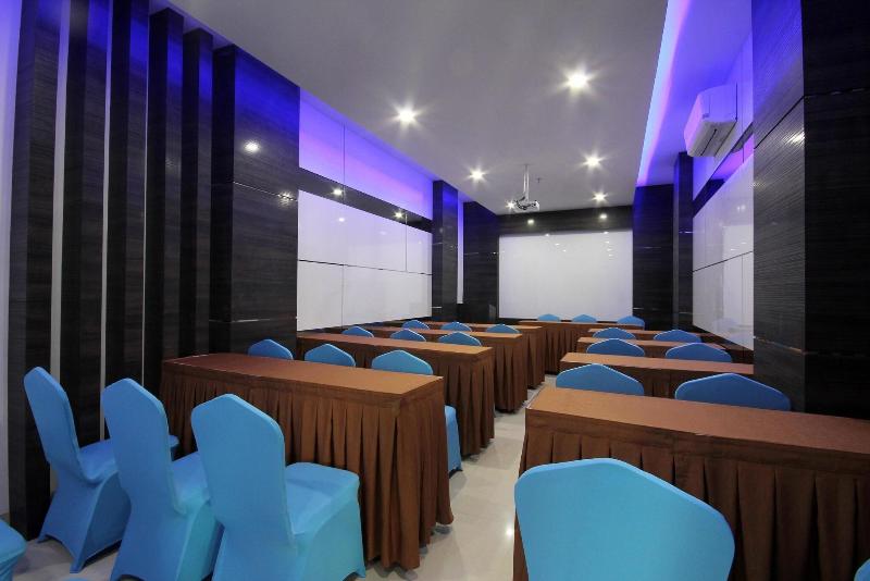 Os Hotel Airport Batam image