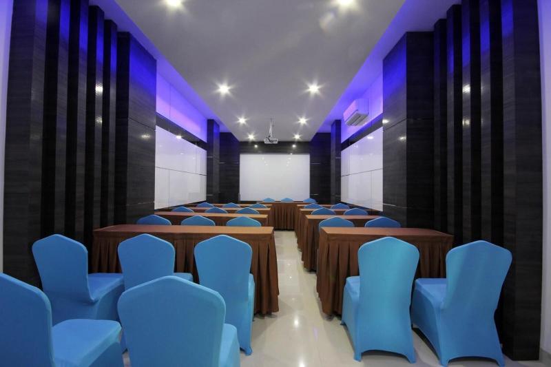 Os Hotel Airport Batam image