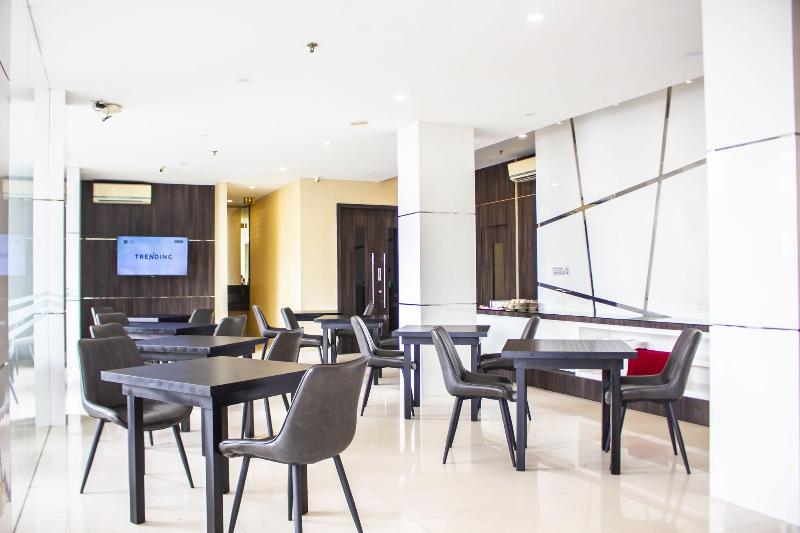 Os Hotel Airport Batam image