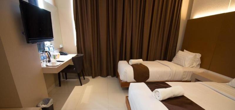 Os Hotel Airport Batam image